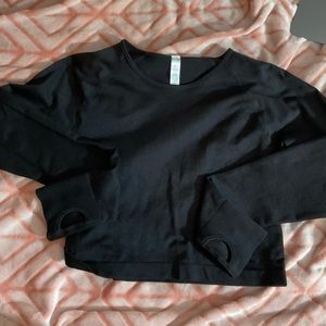 Athletic long sleeve crop top